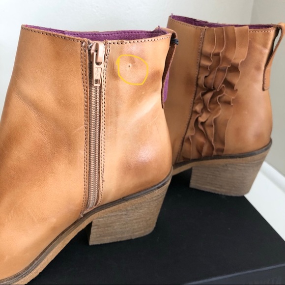 NIB MTNG Mala Vita Leather Ruffle Boots - Picture 7 of 7